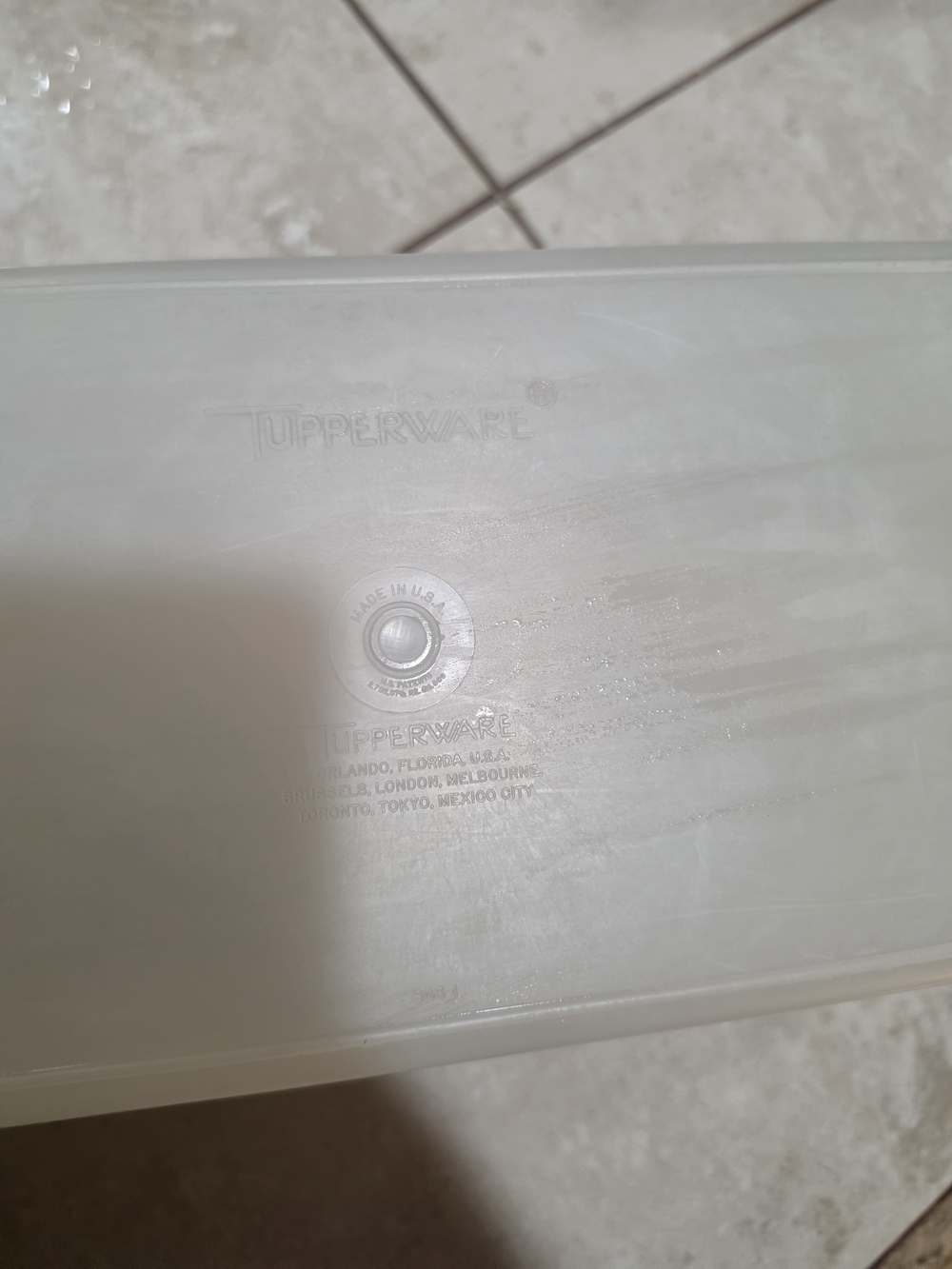 Vintage Tupperware White Rectangular Bread Storage Container With Lid - Picture 5 of 5